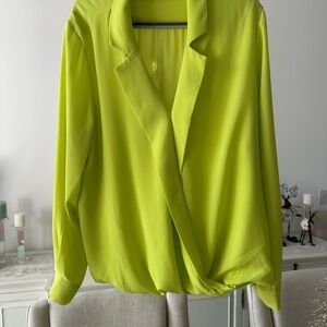 NWT Vince Camuto Bright Yellow/green cross front SZ XL
